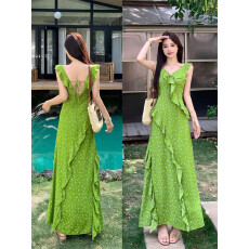 批发2026新爆款夏季荷叶边绿色碎花吊带连衣裙子女海边度假风收腰<b class='q'>长裙</b>