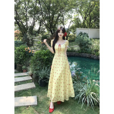 批发黄色碎花连衣裙子女夏季2026新款超好看修身显瘦法式气质绝美<b class='q'>长裙</b>