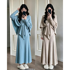 批发2026大码女装秋冬新温柔慵懒风蓝色针织斗篷+<b class='q'>连衣裙</b>两件套装