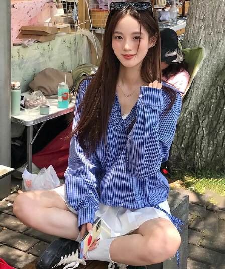 파란색 체크무늬 긴팔 여성 셔츠 가을 프릴 V넥 레이스업 셔츠 학원 스타일 달콤함 맨위