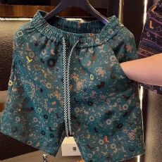 批发<b class='q'>韩版</b>复古设计感潮牌2026夏季新款顶奢潮流时尚暗纹满印花男士短裤