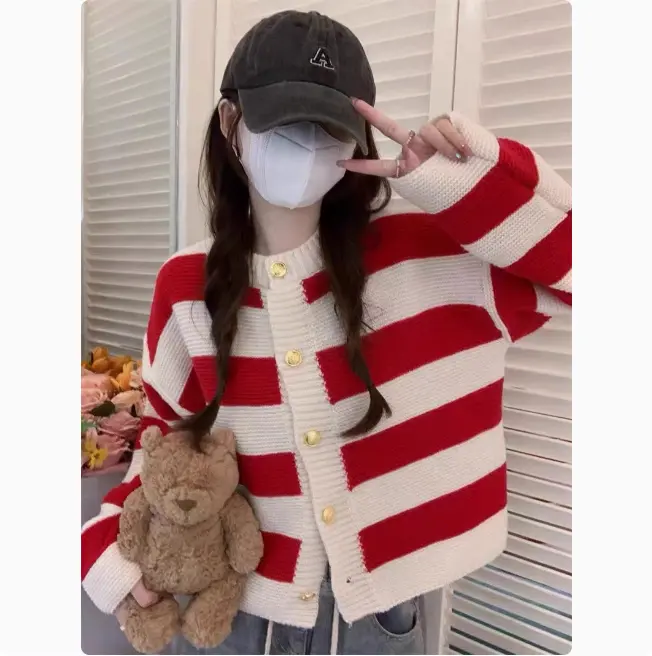배색 스트라이프 루즈 크롭 가디건 상세 이미지 6