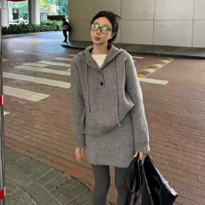 批发休闲百搭灰色运动穿搭一整套女装针织连帽卫衣包臀半身裙两件套