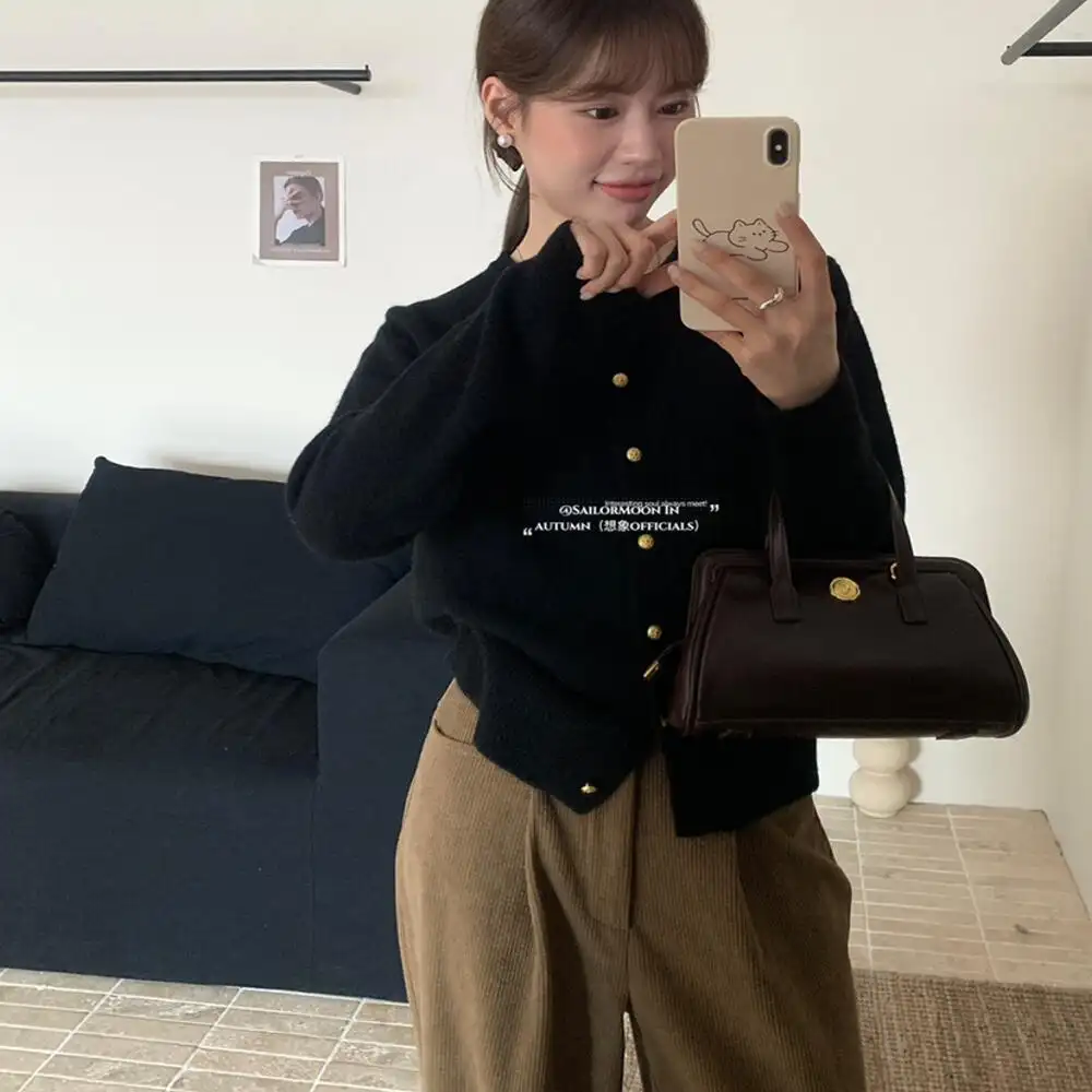 라운드넥 단추 카디건 니트 상세 이미지 8
