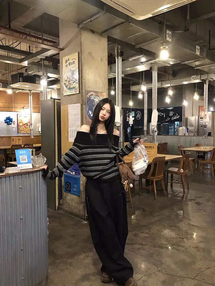 스트라이프 오프숄더 니트 상세 이미지 5
