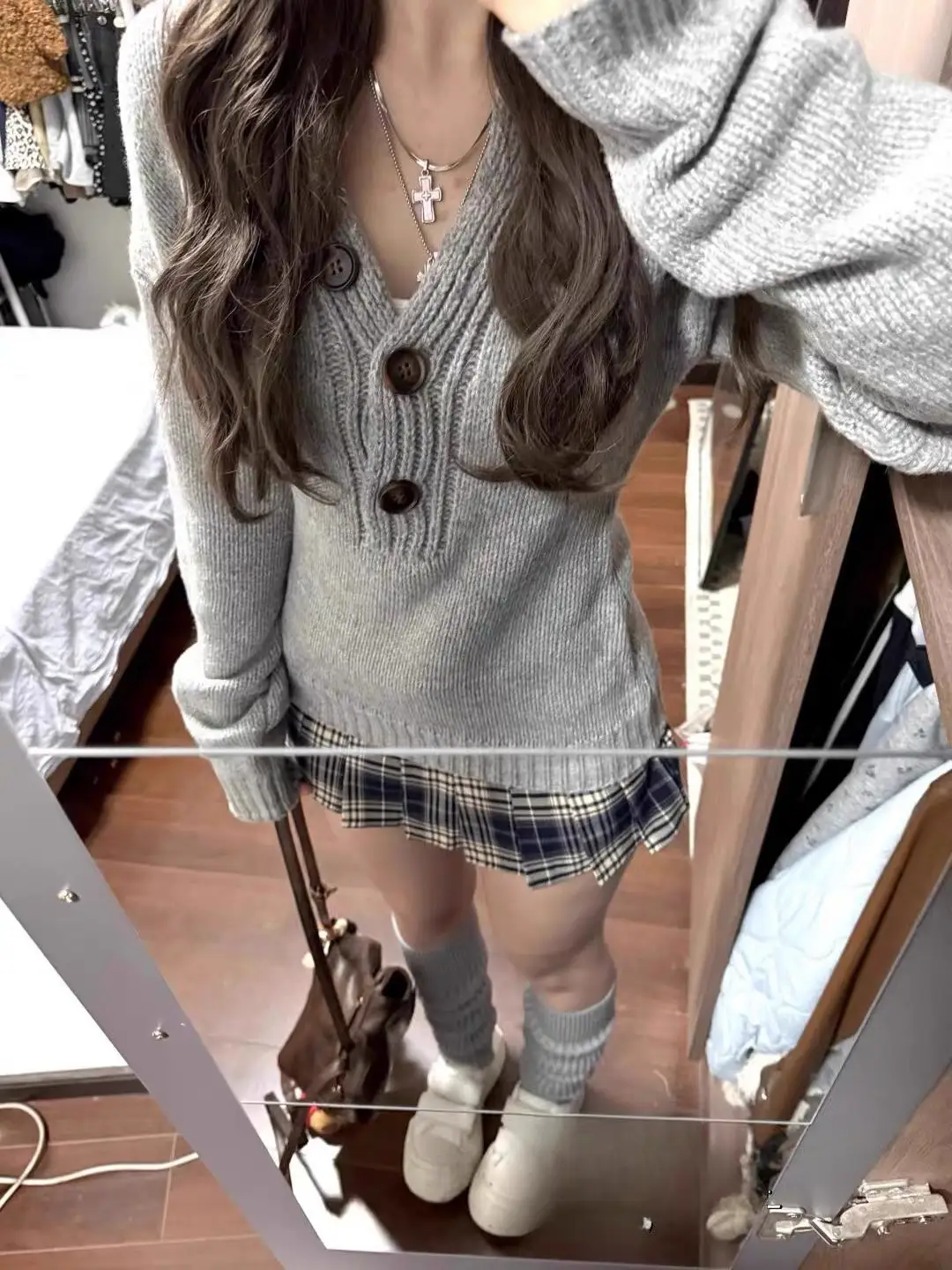 슬림 핏 긴소매 그레이 니트 상세 이미지 1