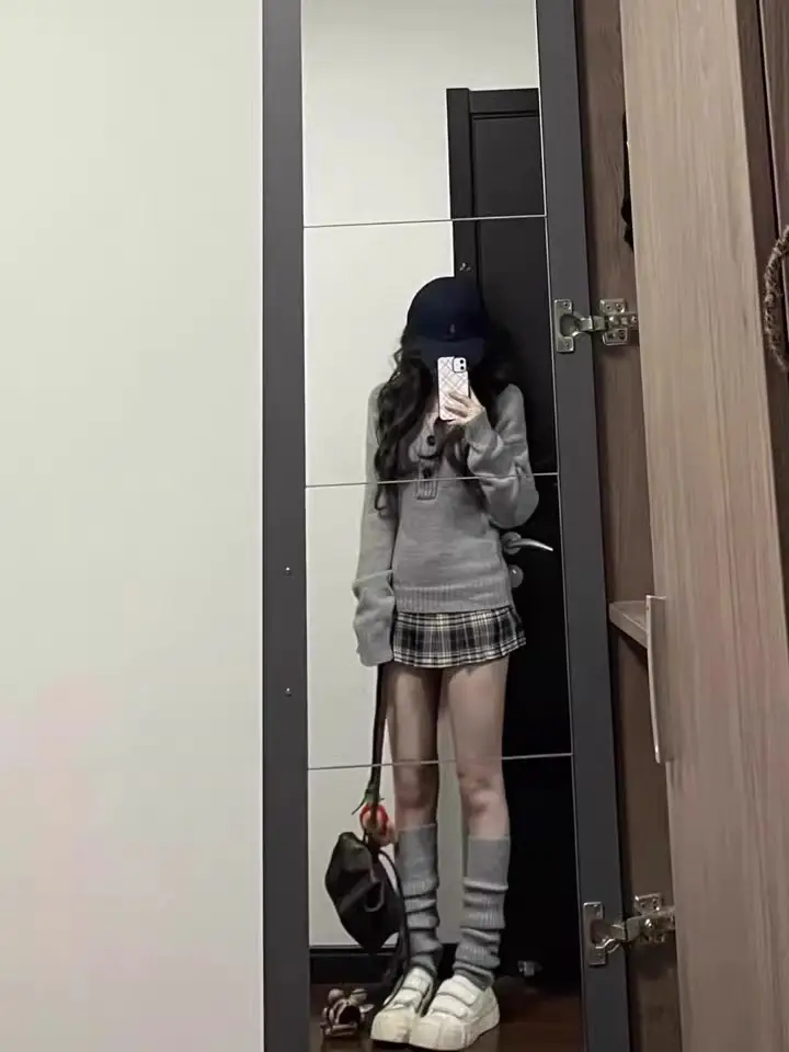 슬림 핏 긴소매 그레이 니트 상세 이미지 4