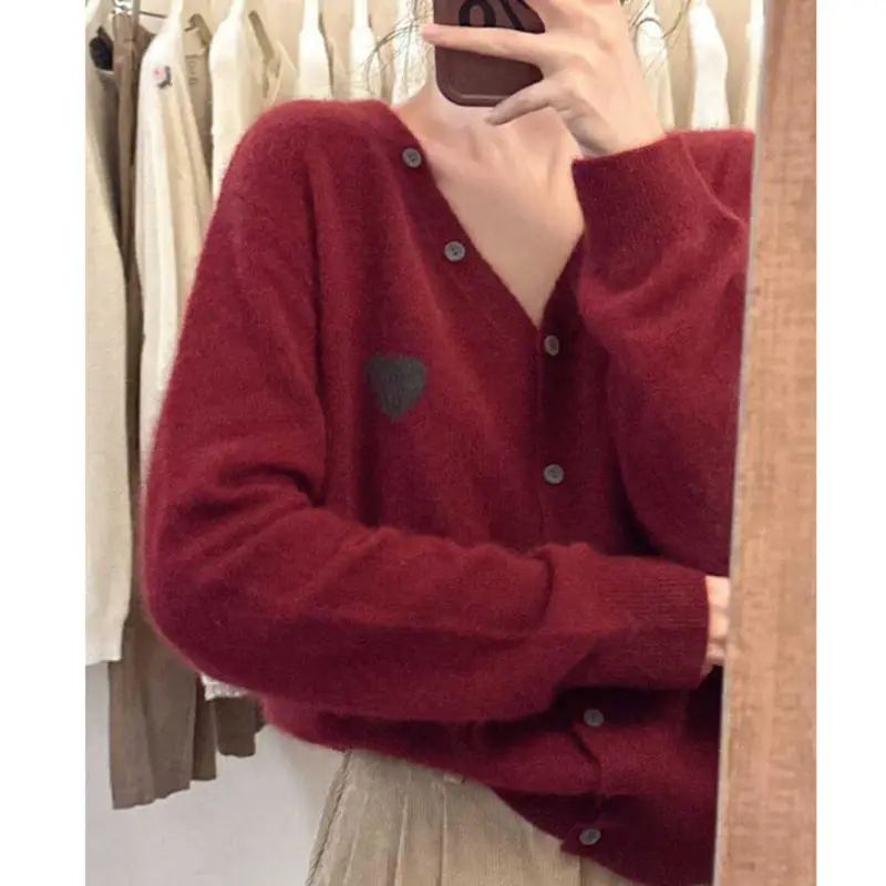 하트 자수 V넥 짧은 기장 카디건 상세 이미지 5
