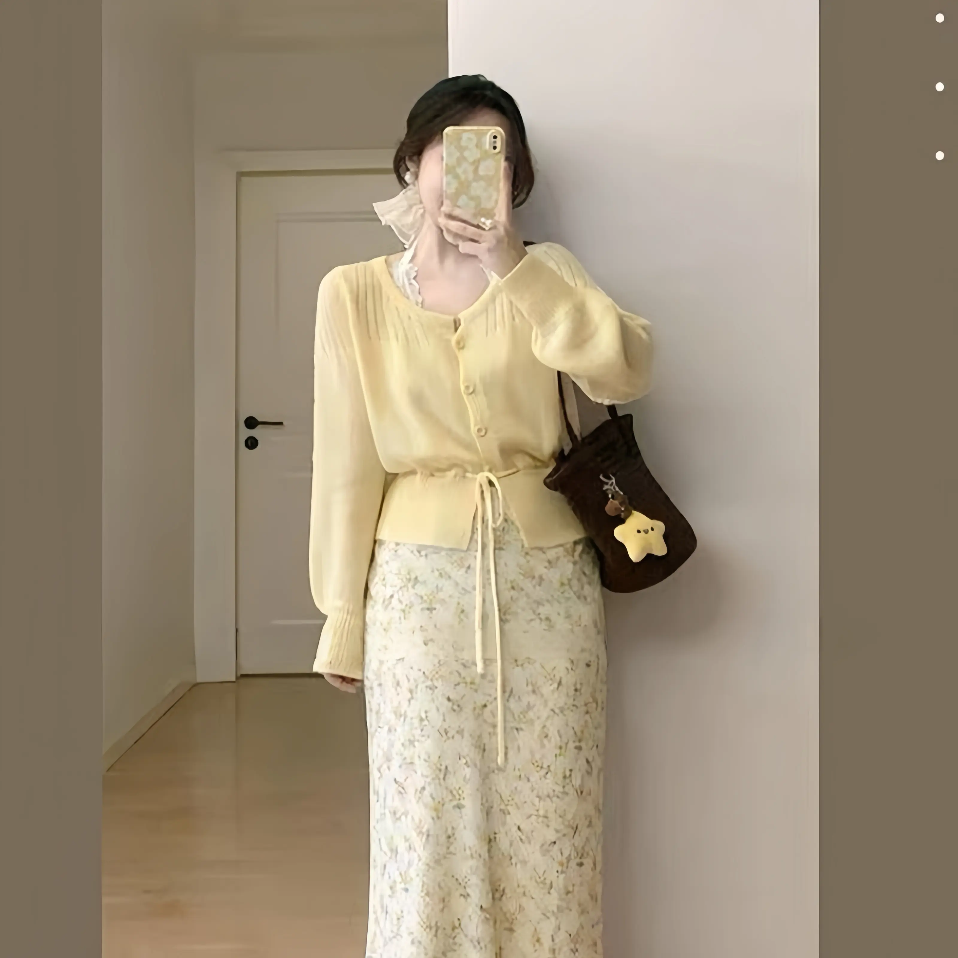 단추 디테일 얇은 니트 카디건 상세 이미지 3