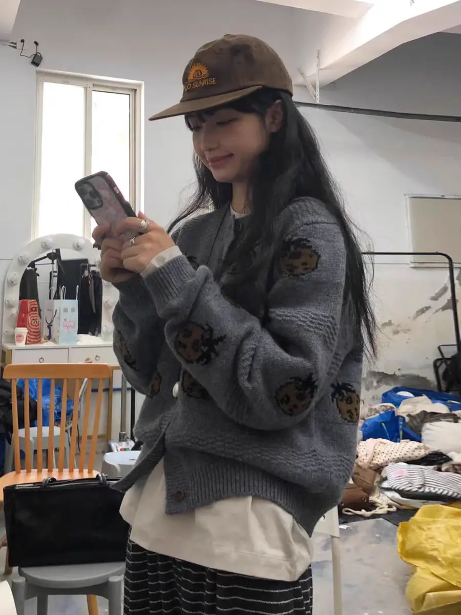 그레이 자카드 니트 카디건 상세 이미지 5