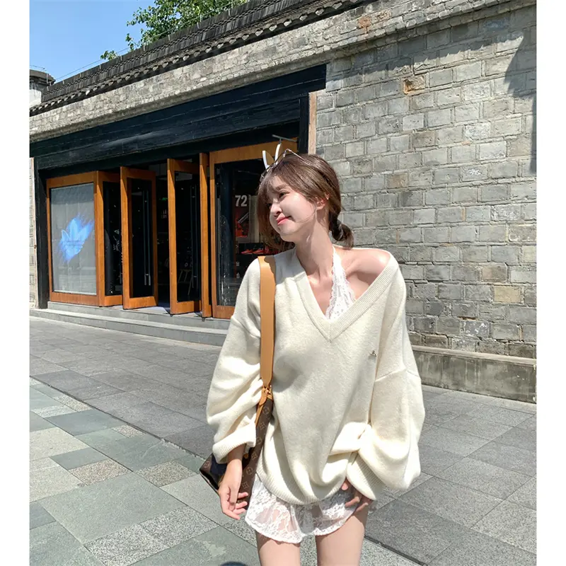 V넥 루즈 핏 니트 상세 이미지 2