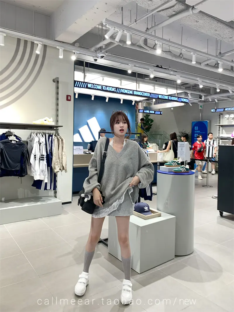 V넥 루즈 핏 니트 상세 이미지 3