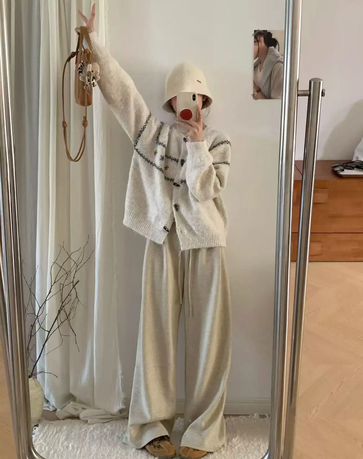 한국인기 아이보리 라운드넥 가디건 상세 이미지 4