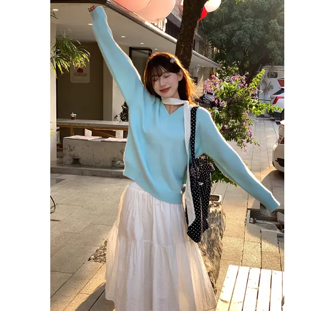 V넥 루즈핏 니트 상세 이미지 2