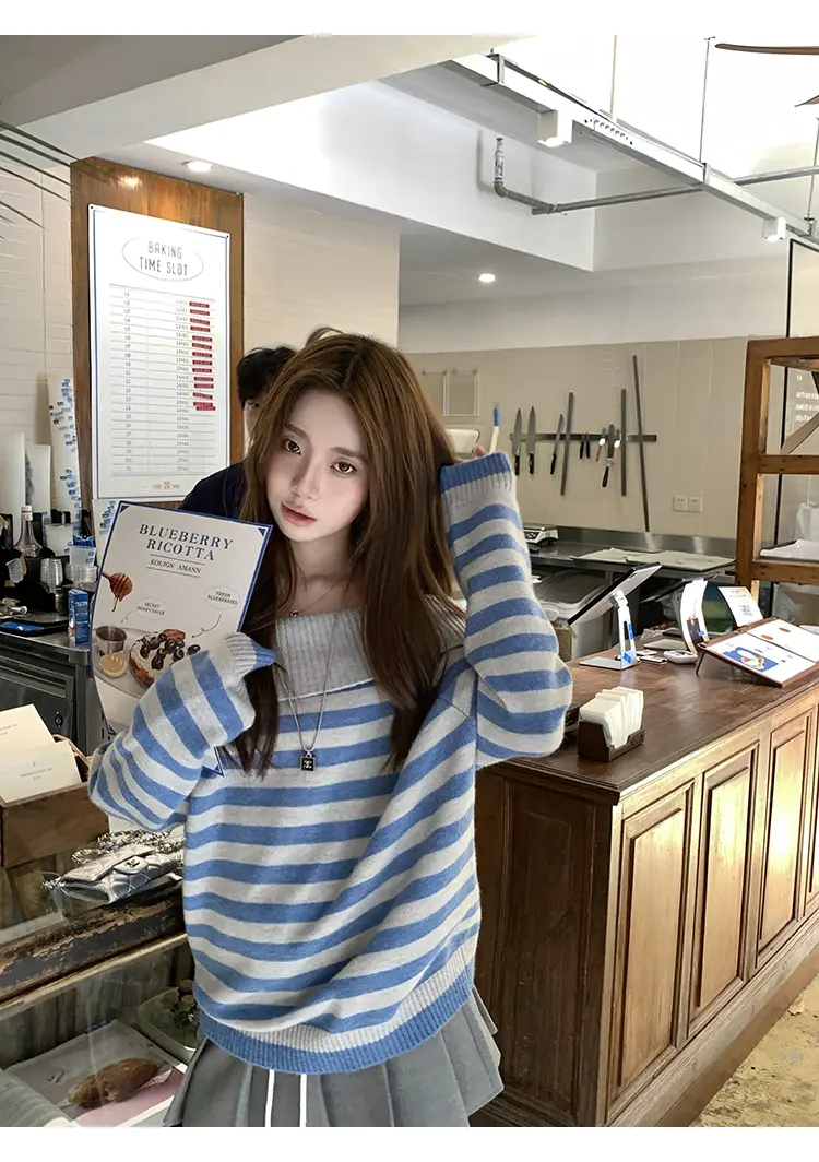 배색 스트라이프 오프숄더 니트 상세 이미지 8