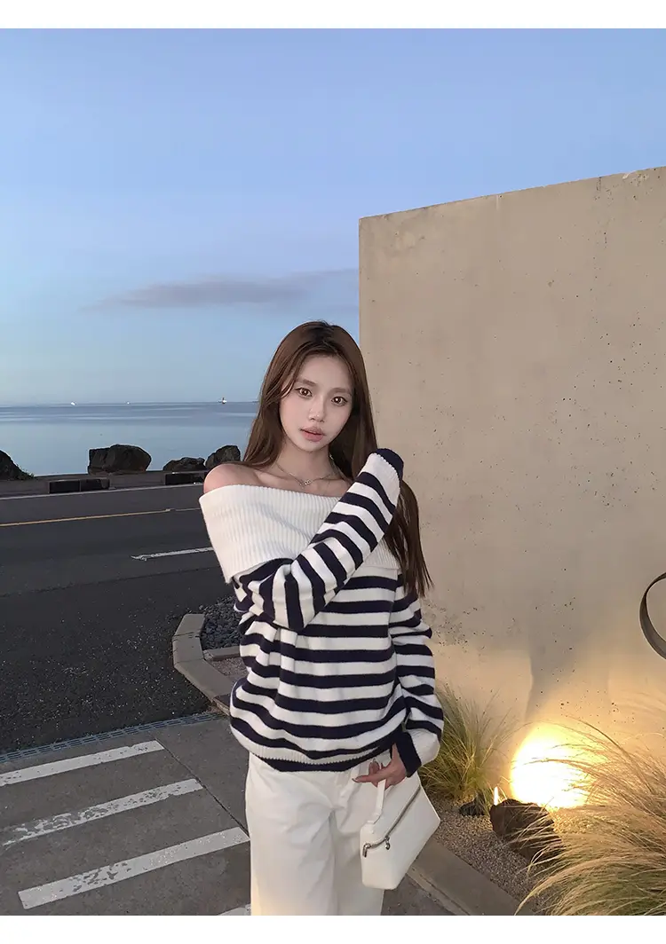 배색 스트라이프 오프숄더 니트 상세 이미지 9