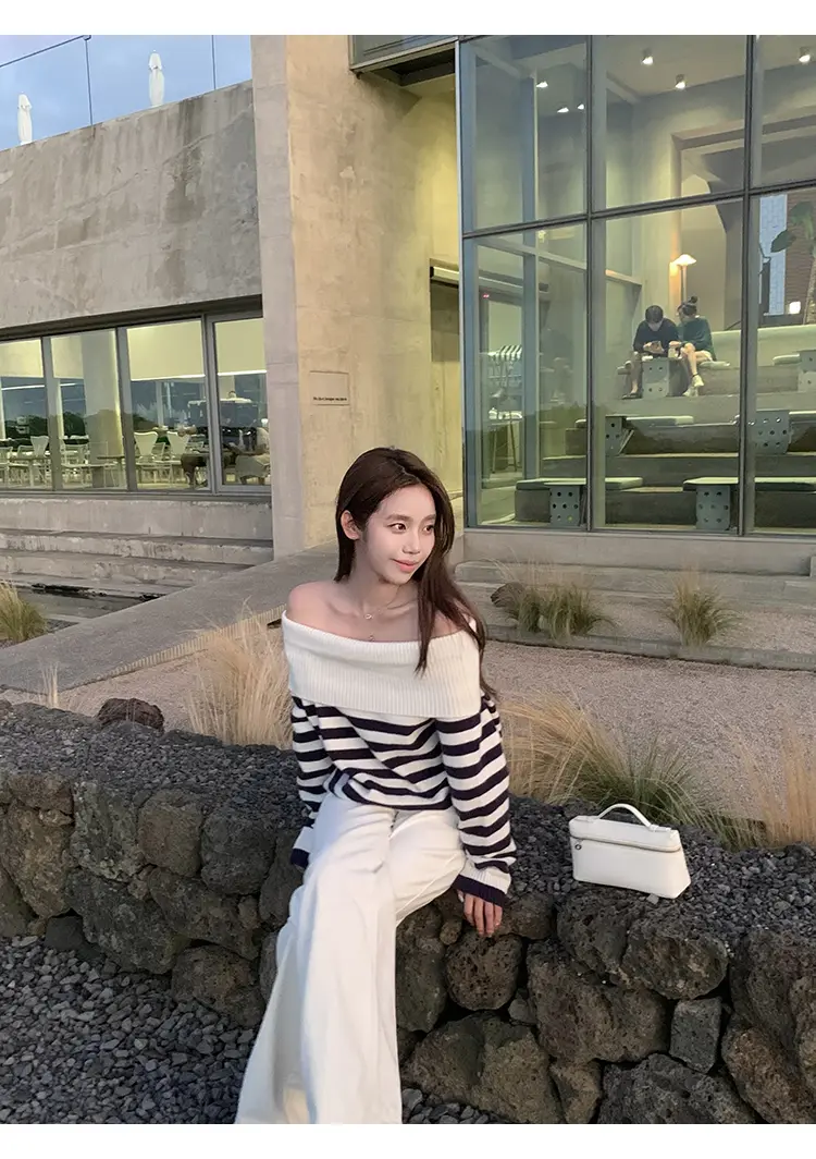 배색 스트라이프 오프숄더 니트 상세 이미지 19