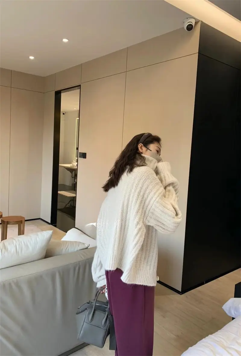하이넥 버튼 니트 가디건 상세 이미지 4