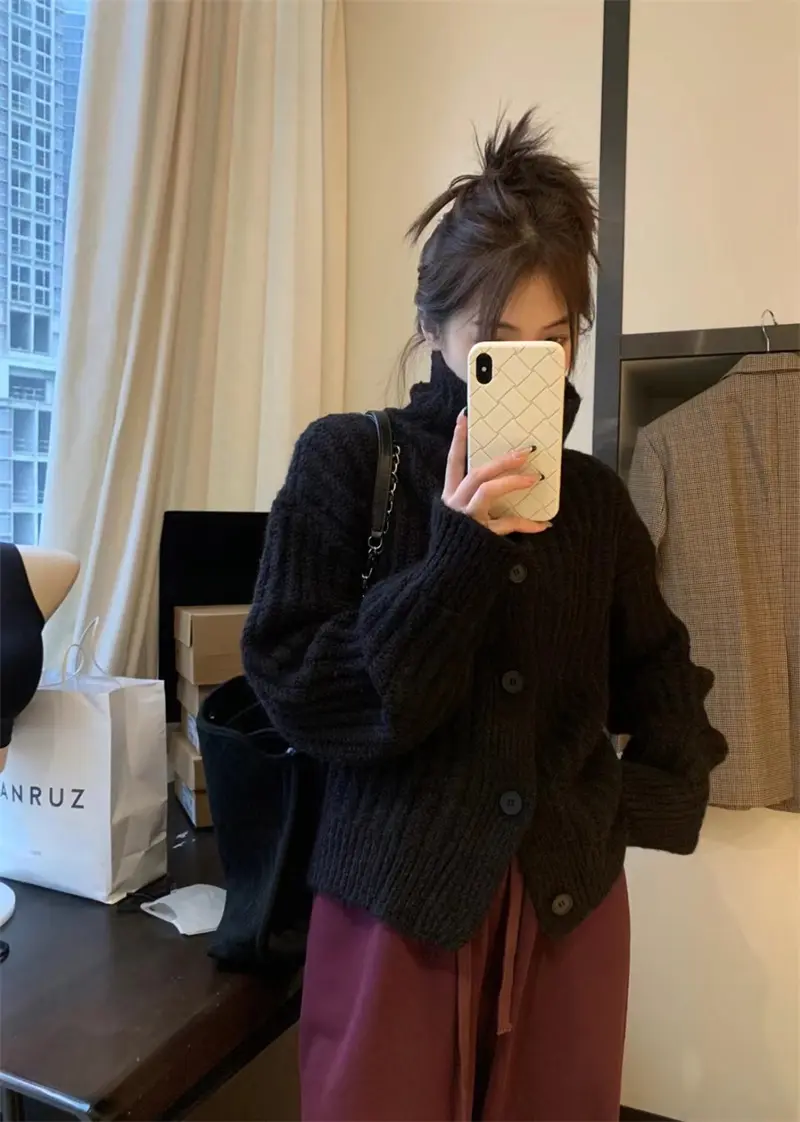 하이넥 버튼 니트 가디건 상세 이미지 8