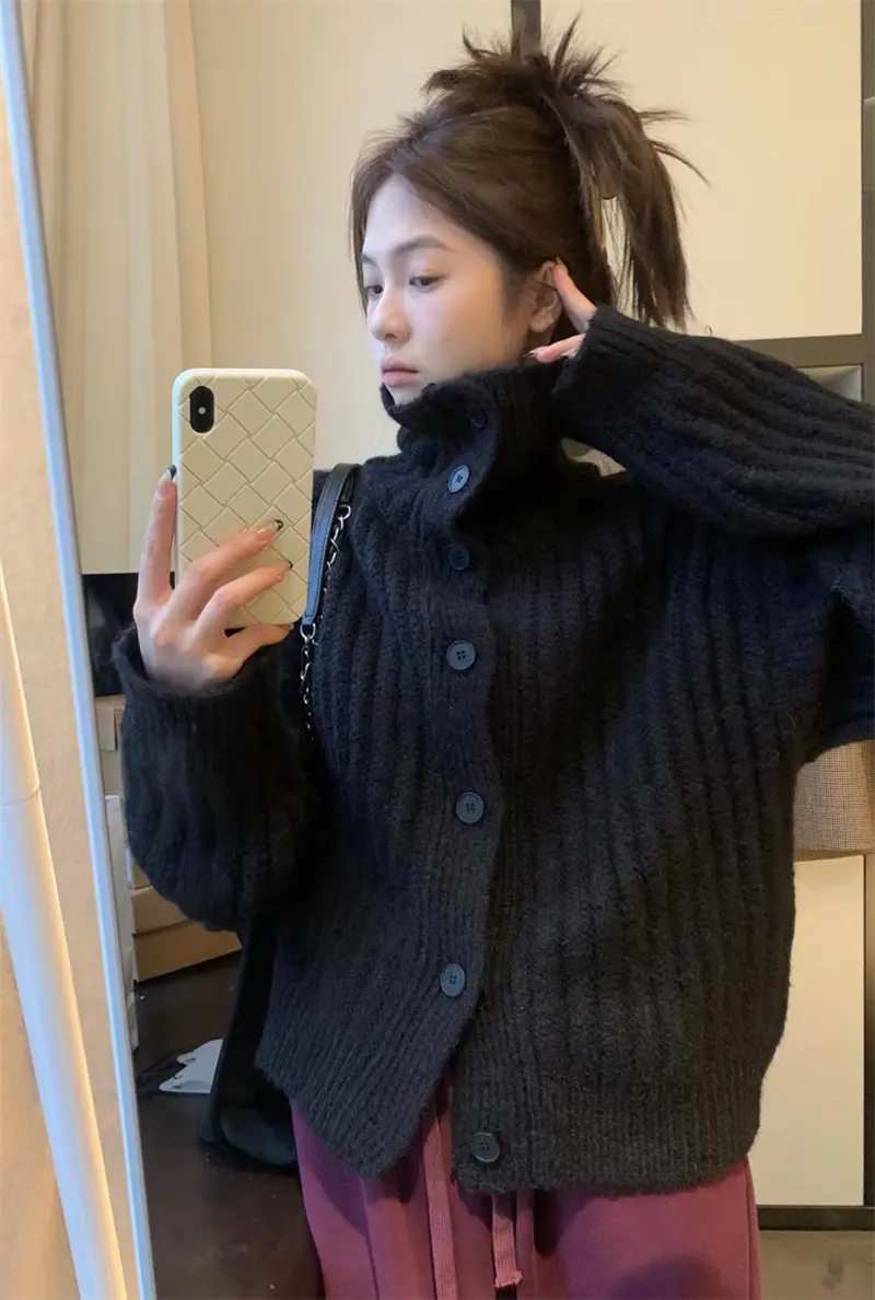 하이넥 버튼 니트 가디건 상세 이미지 9