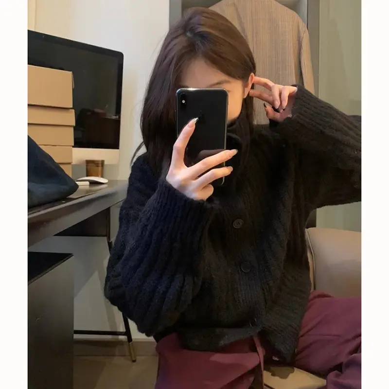 하이넥 버튼 니트 가디건 상세 이미지 14
