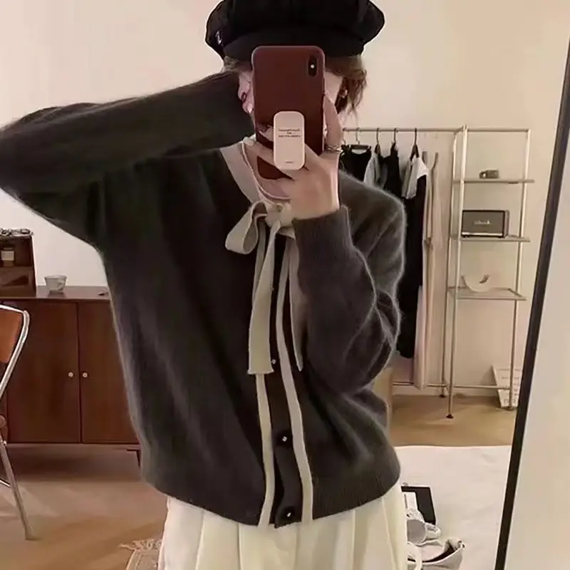 나비 리본 V넥 니트 가디건 상세 이미지 3