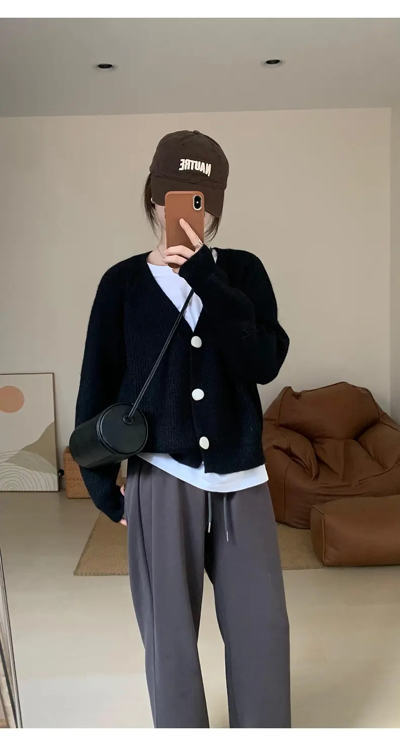 레트로 클래식 삼단 버튼 가디건 상세 이미지 3
