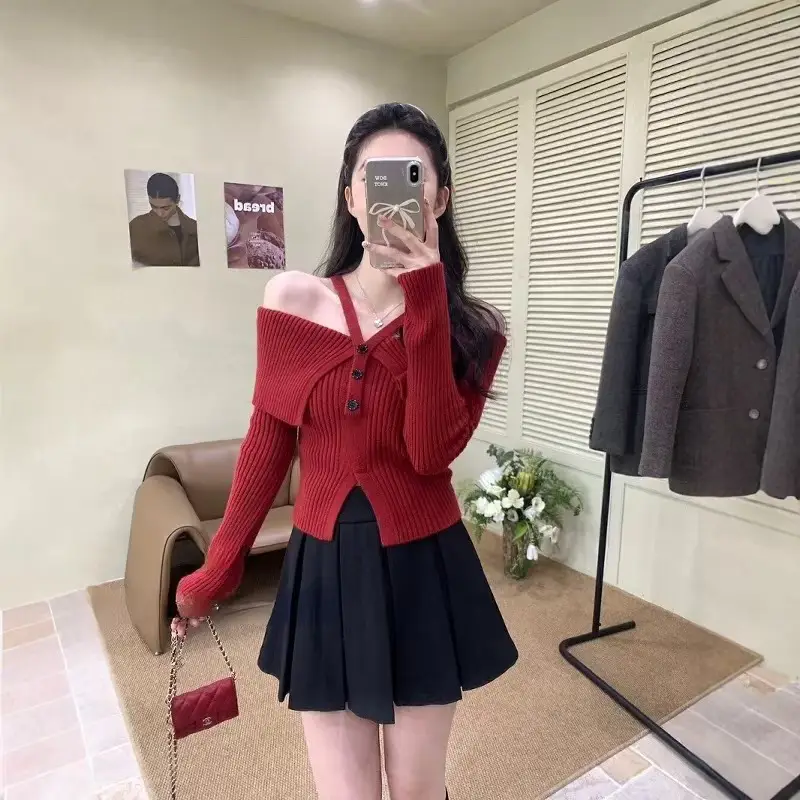 프렌치 오프숄더 홀터 폴드 칼라 니트 상세 이미지 1