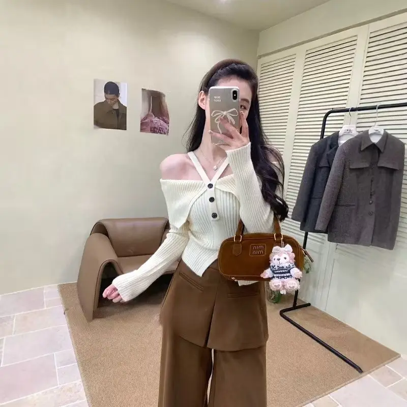 프렌치 오프숄더 홀터 폴드 칼라 니트 상세 이미지 8