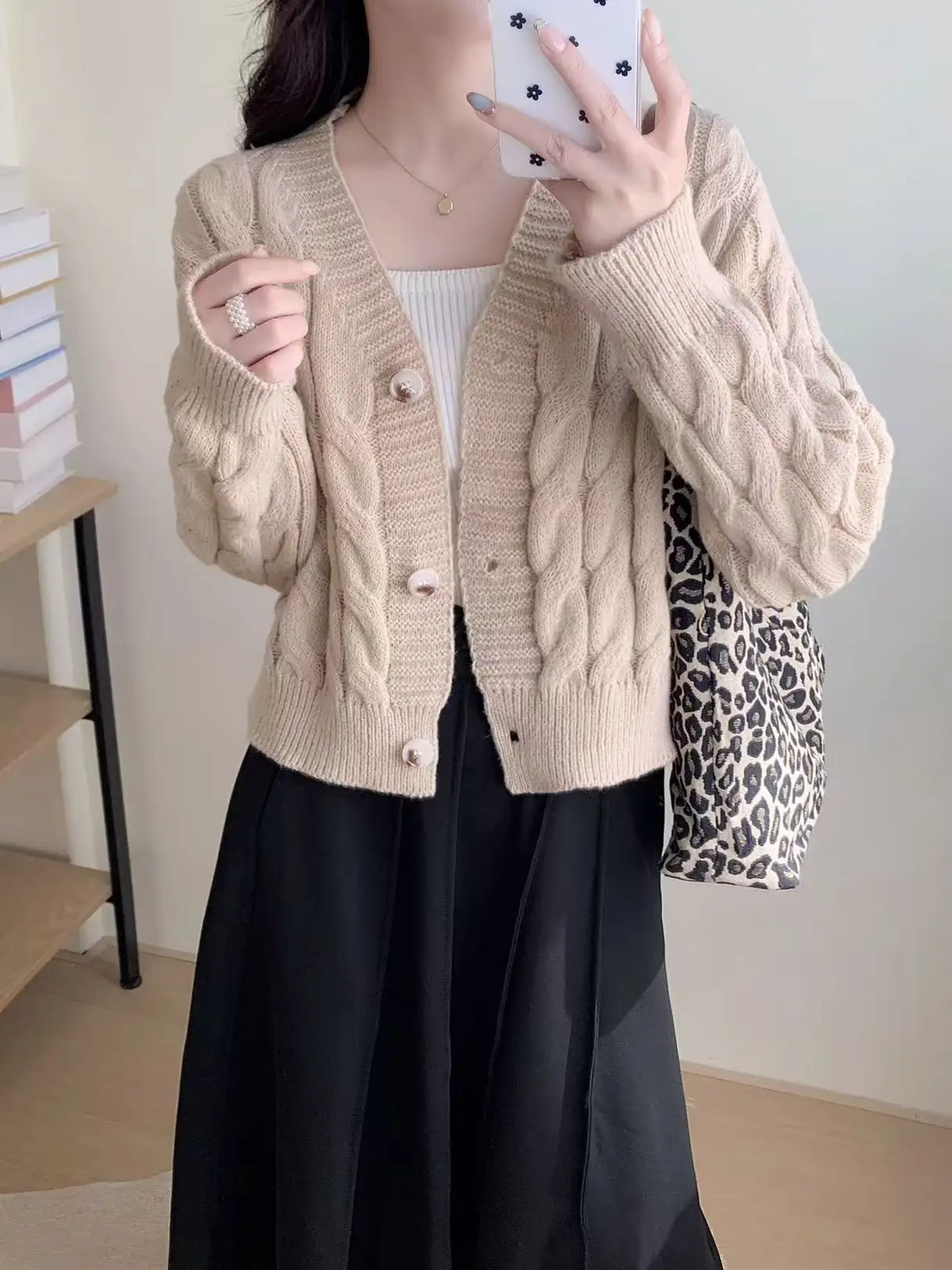 레트로 꽈배기 라운드넥 가디건 상세 이미지 5