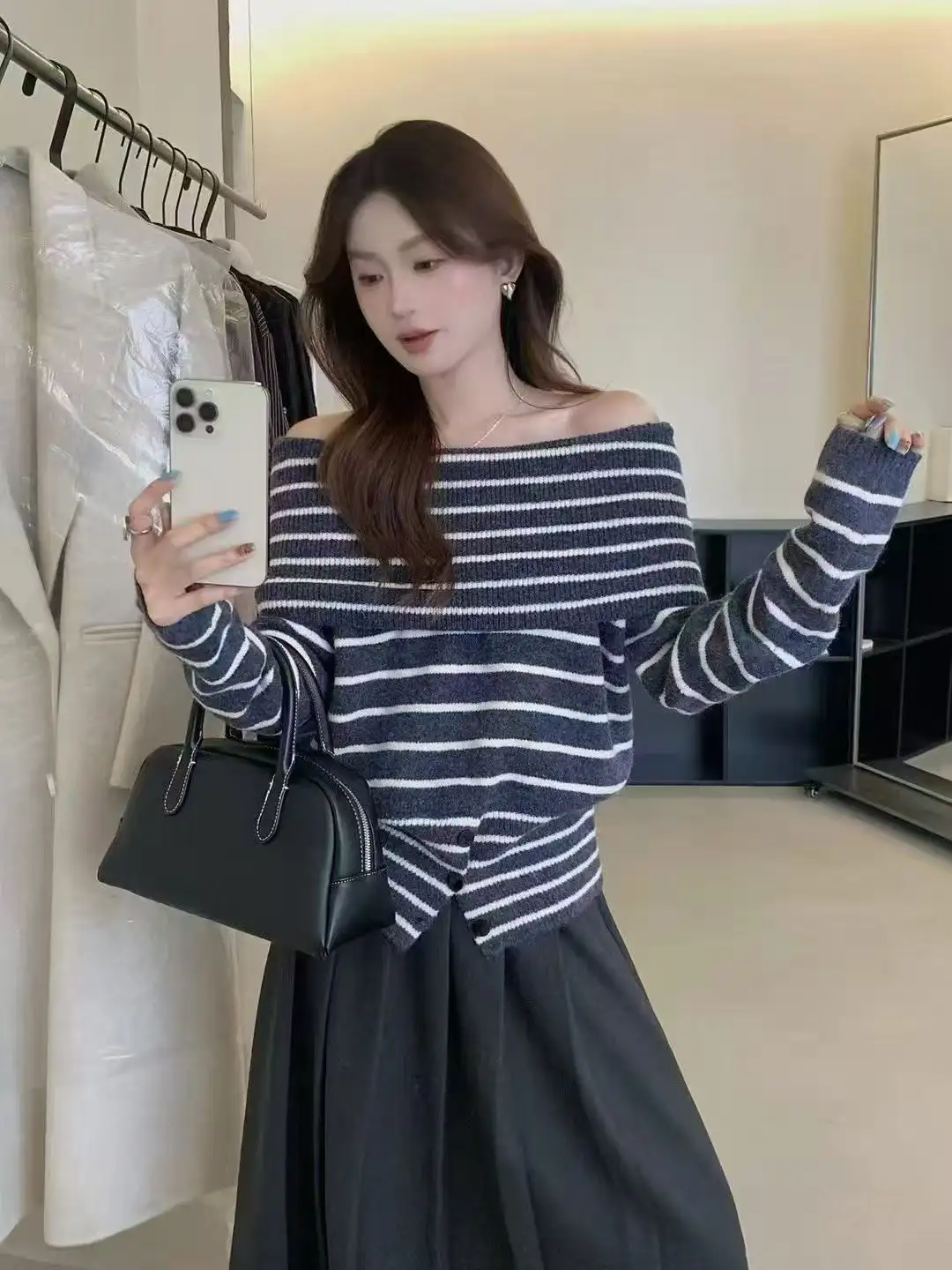 오프숄더 배색 스트라이프 니트 상세 이미지 20