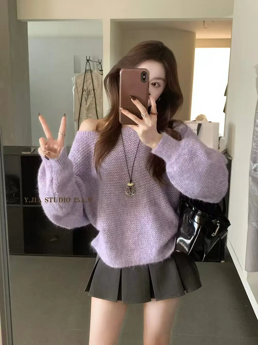 뒷면 리본 디테일 루즈 니트 상세 이미지 4