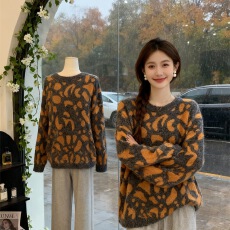 批发灰色豹纹针织毛衣女秋冬季新款慵懒高级感上衣<b class='q'>大码</b>显瘦百搭打底衫