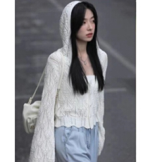 批发小清新镂空长袖防晒开衫秋季喇叭袖休闲薄<b class='q'>外套</b>短款连帽针织上衣女