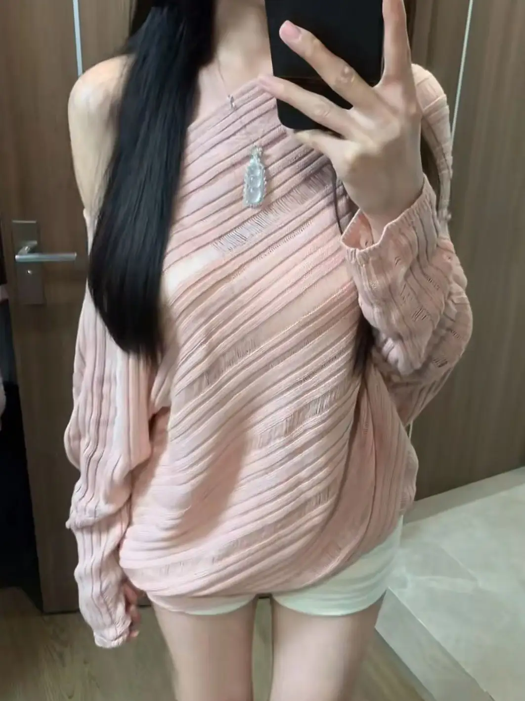 원숄더 루즈 핏 긴소매 니트 상세 이미지 3