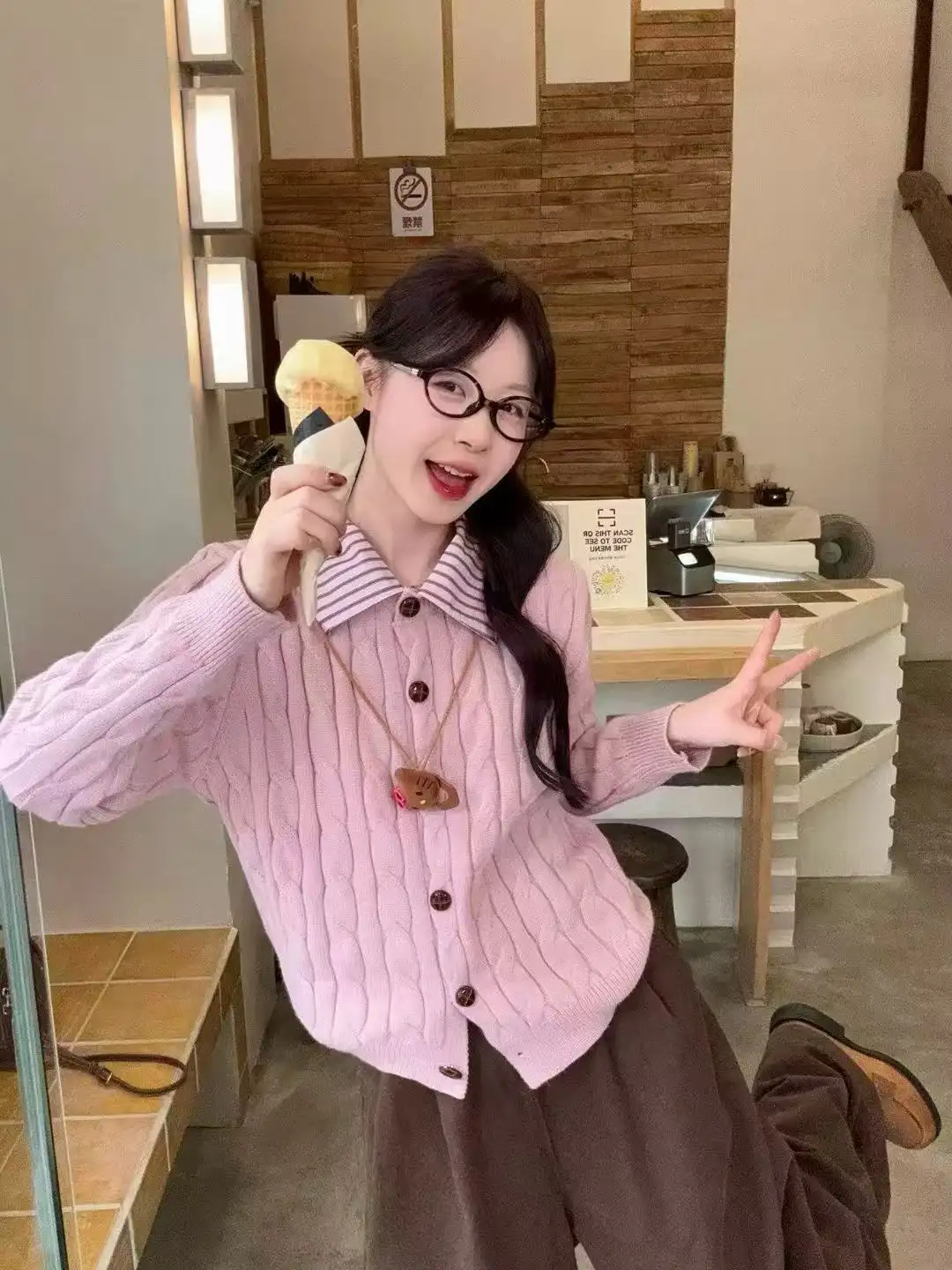 올리브 그린 체크 배색 폴드 칼라 가디건 상세 이미지 4