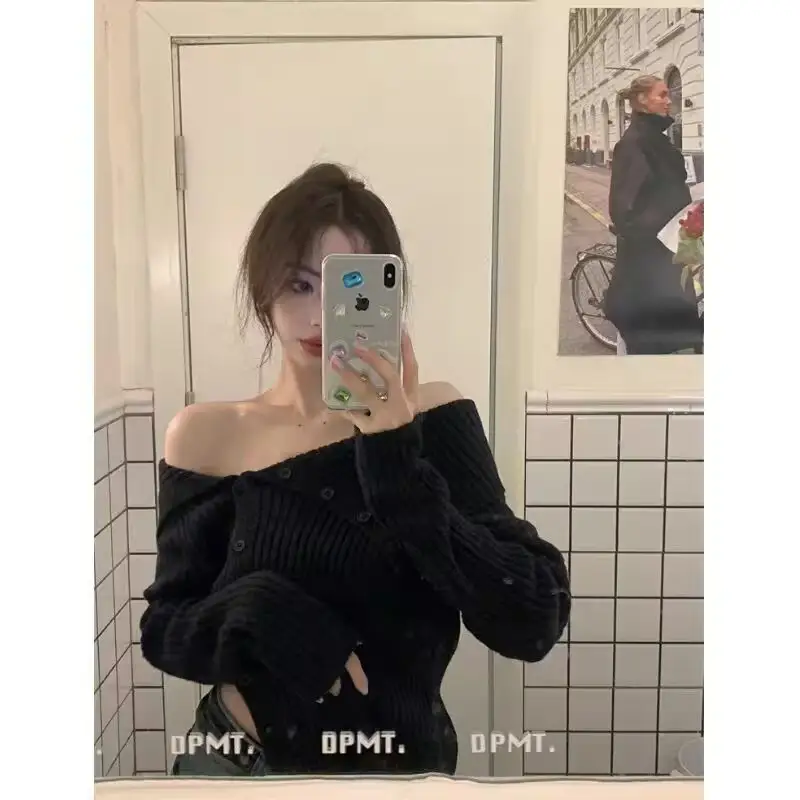 사이드 버튼 폴드 칼라 슬림 니트 상세 이미지 3