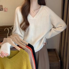 批发v领破洞毛衣女秋冬装慵懒风宽松显瘦气质百搭长袖针织衫
