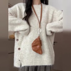 批发韩系复古高级感圆领针织毛衣女<b class='q'>秋</b>冬新款简约通勤时尚气质外穿上衣