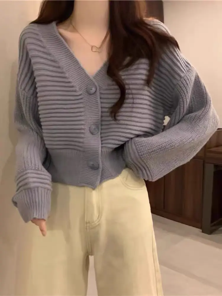 V넥 크롭 가디건 루즈핏 니트 상세 이미지 1