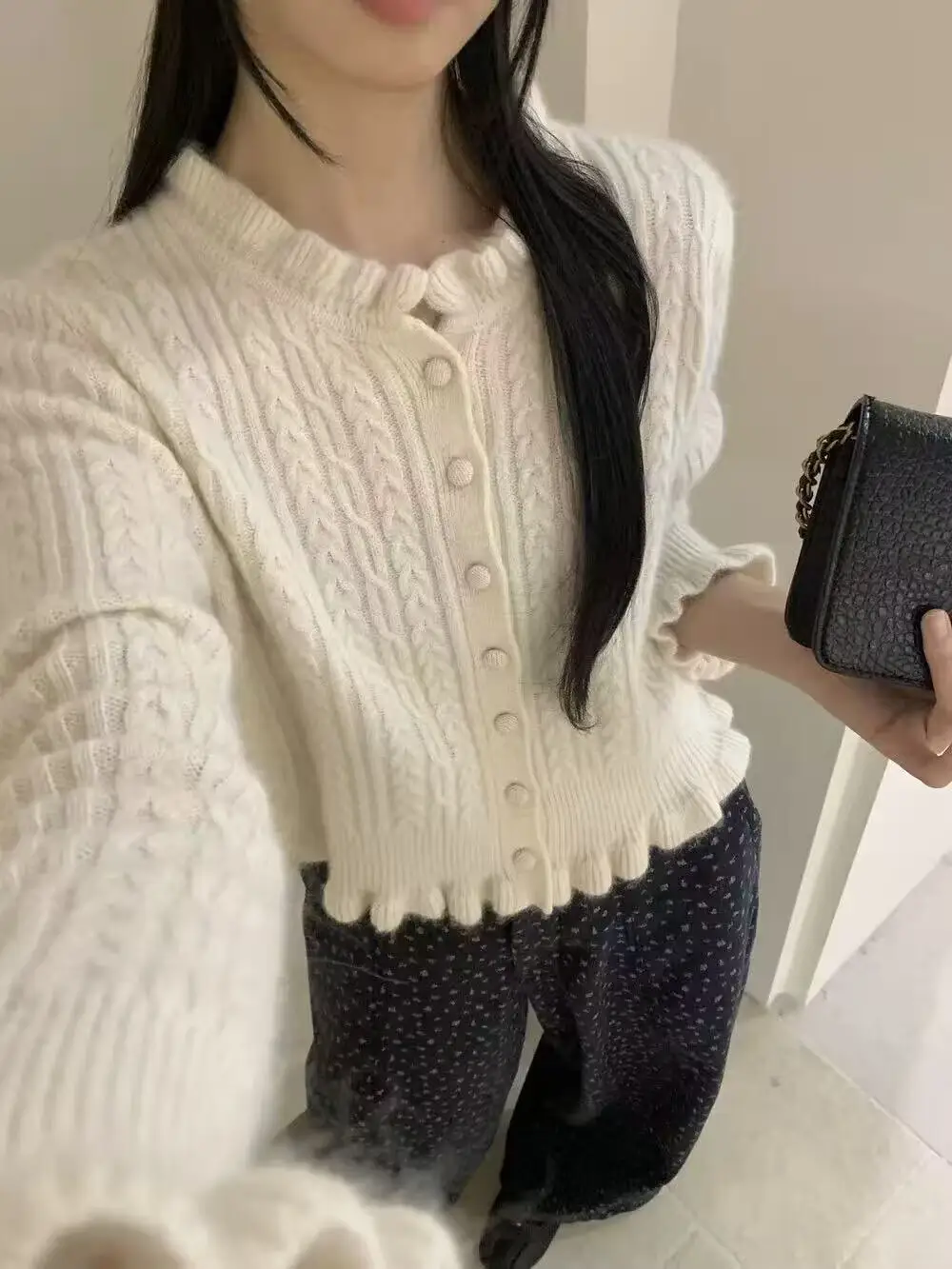 샤넬풍 라운드넥 울 가디건 상세 이미지 4