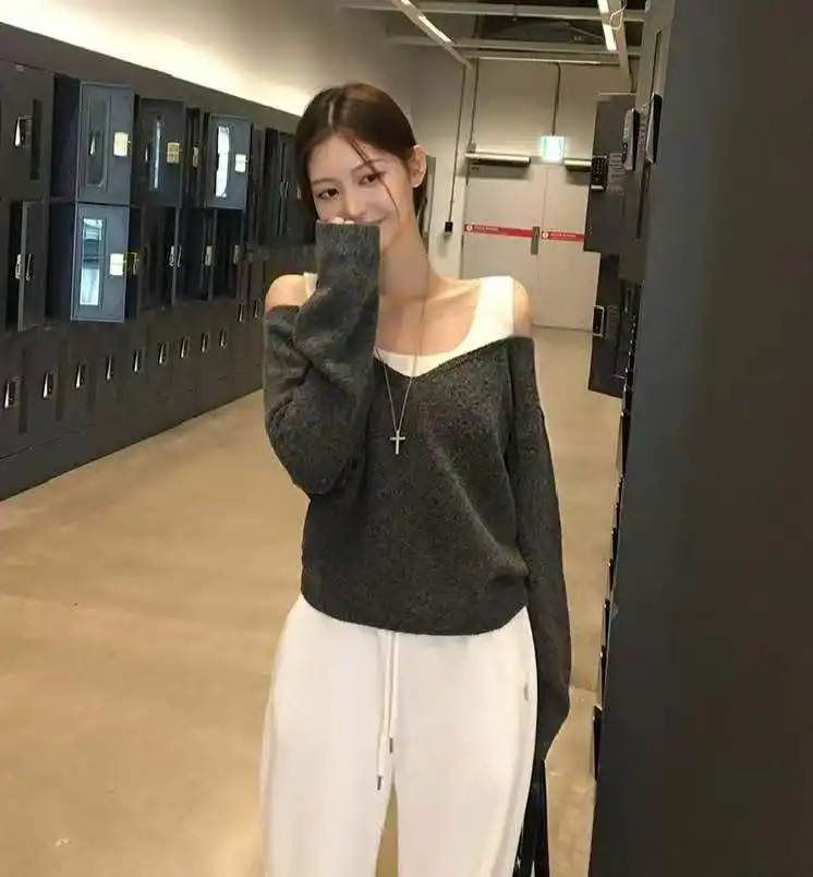 투톤 오프숄더 니트 상세 이미지 8