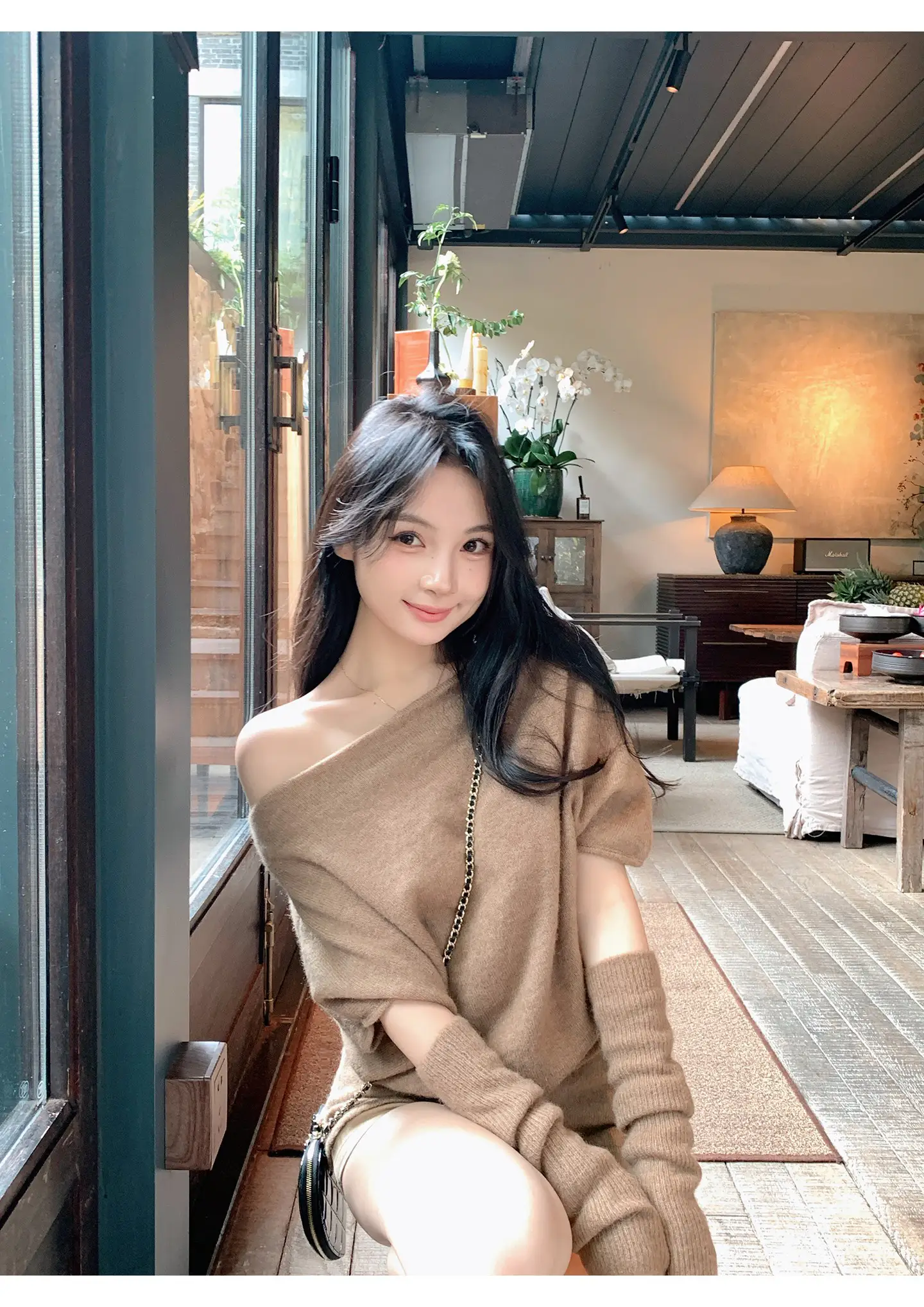 모헤어 혼방 오프숄더 니트