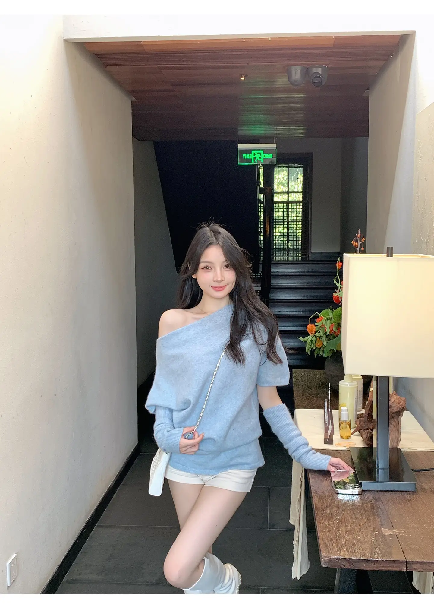 모헤어 혼방 오프숄더 니트 상세 이미지 7