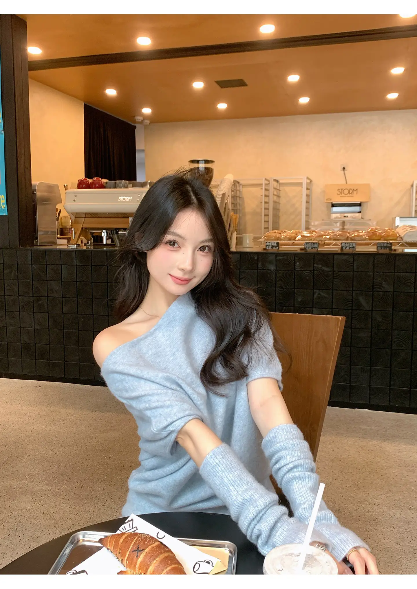모헤어 혼방 오프숄더 니트 상세 이미지 8