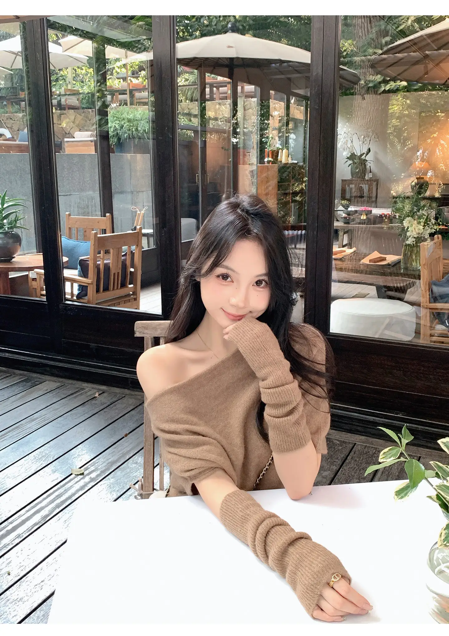 모헤어 혼방 오프숄더 니트 상세 이미지 12