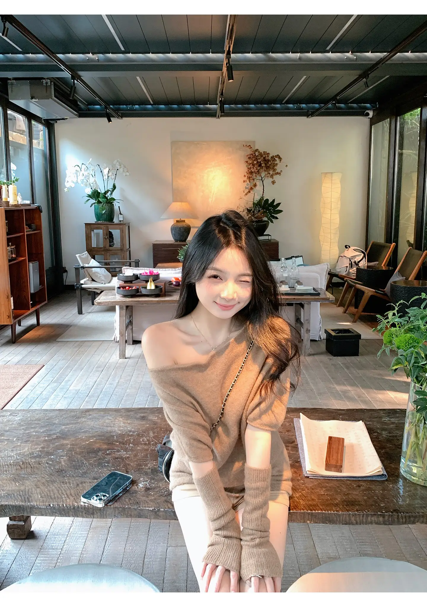 모헤어 혼방 오프숄더 니트 상세 이미지 14