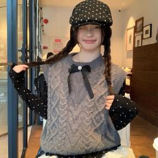 批发灰色针织马甲女<b class='q'>冬</b>季2026新款叠穿巨好看的毛衣背心内搭上衣