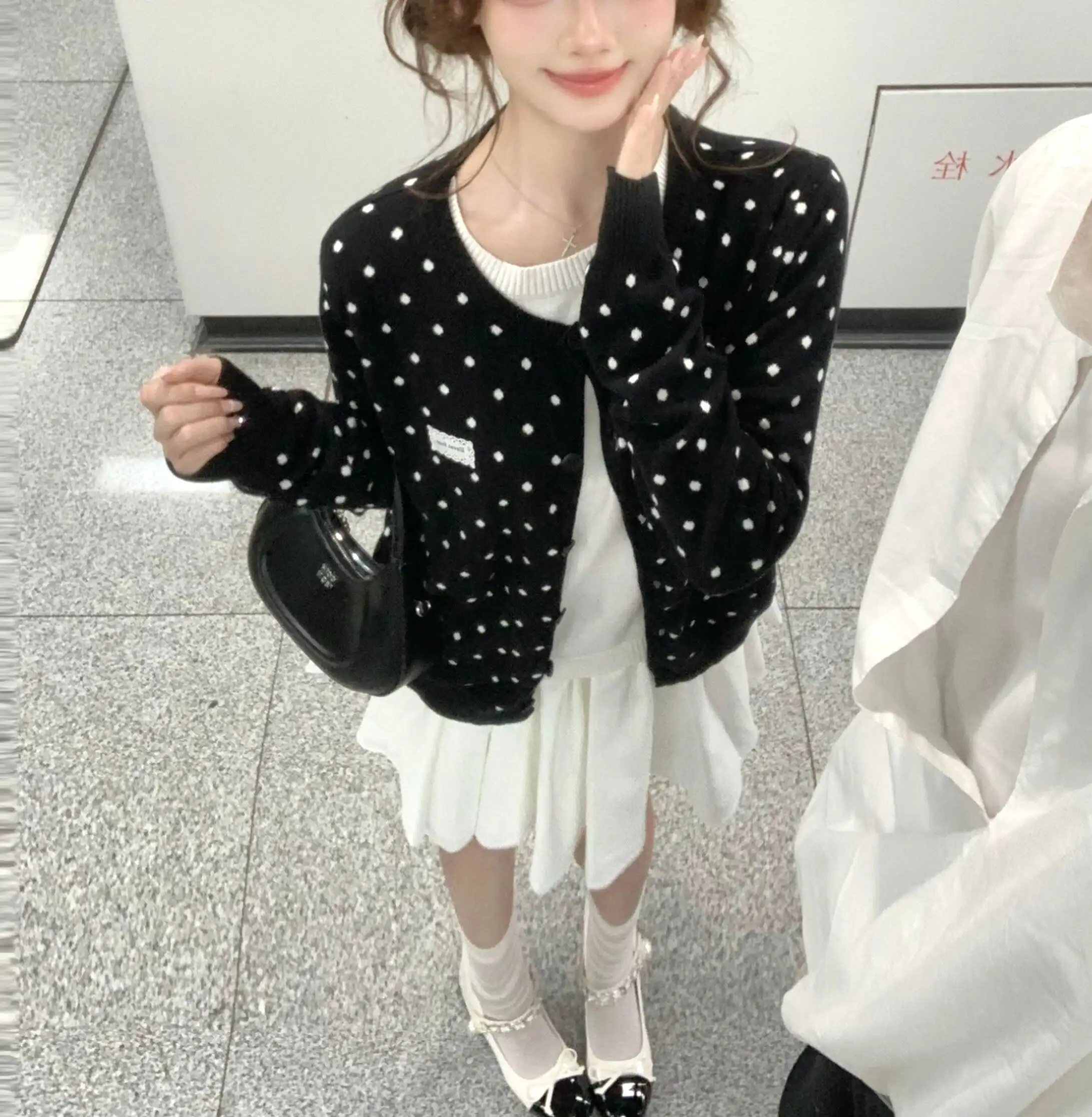 블랙 도트 라운드넥 레이어드 가디건 상세 이미지 3
