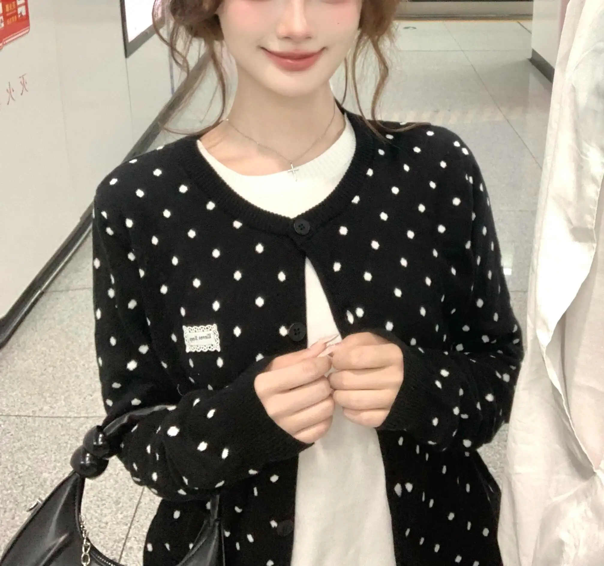 블랙 도트 라운드넥 레이어드 가디건 상세 이미지 4